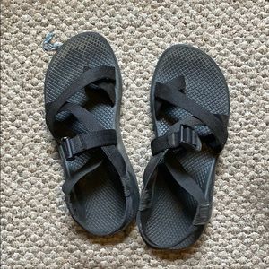 Black thick strap Chacos Women’s 9